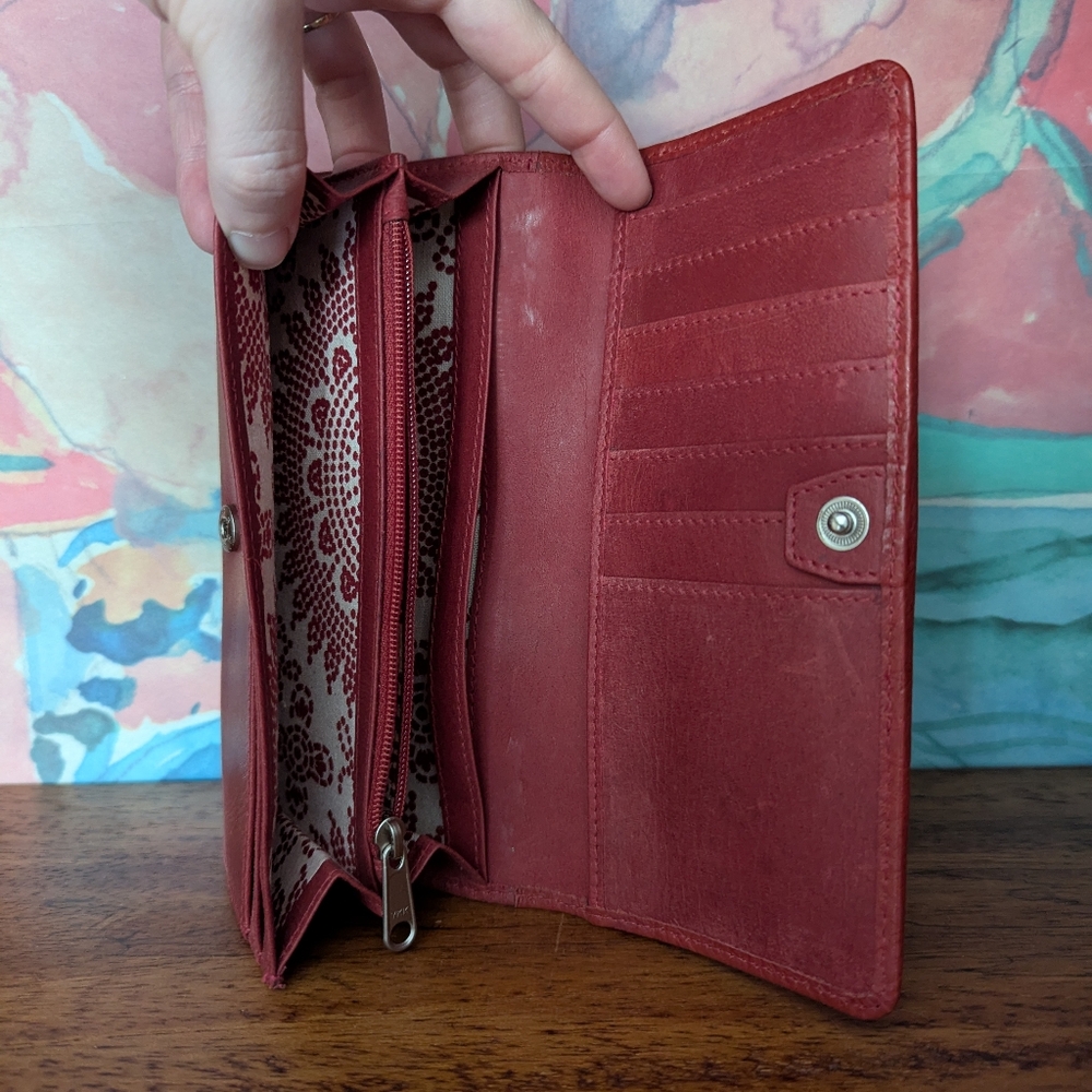 Red Leather Embossed Wallet - Picture 4 of 4